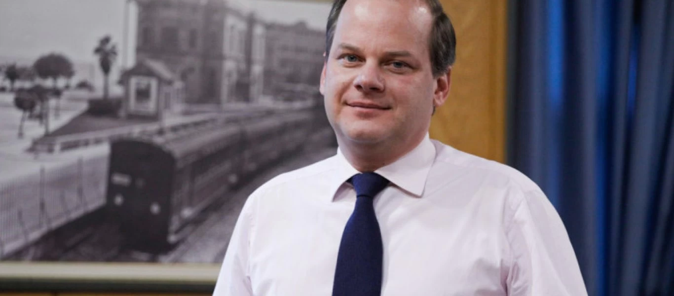 «Πόλεμος» στα έδρανα της βουλής μεταξύ Κ. Αχ. Καραμανλή και Κ. Νοτοπούλου: Στο επίκεντρο το μετρό Θεσσαλονίκης